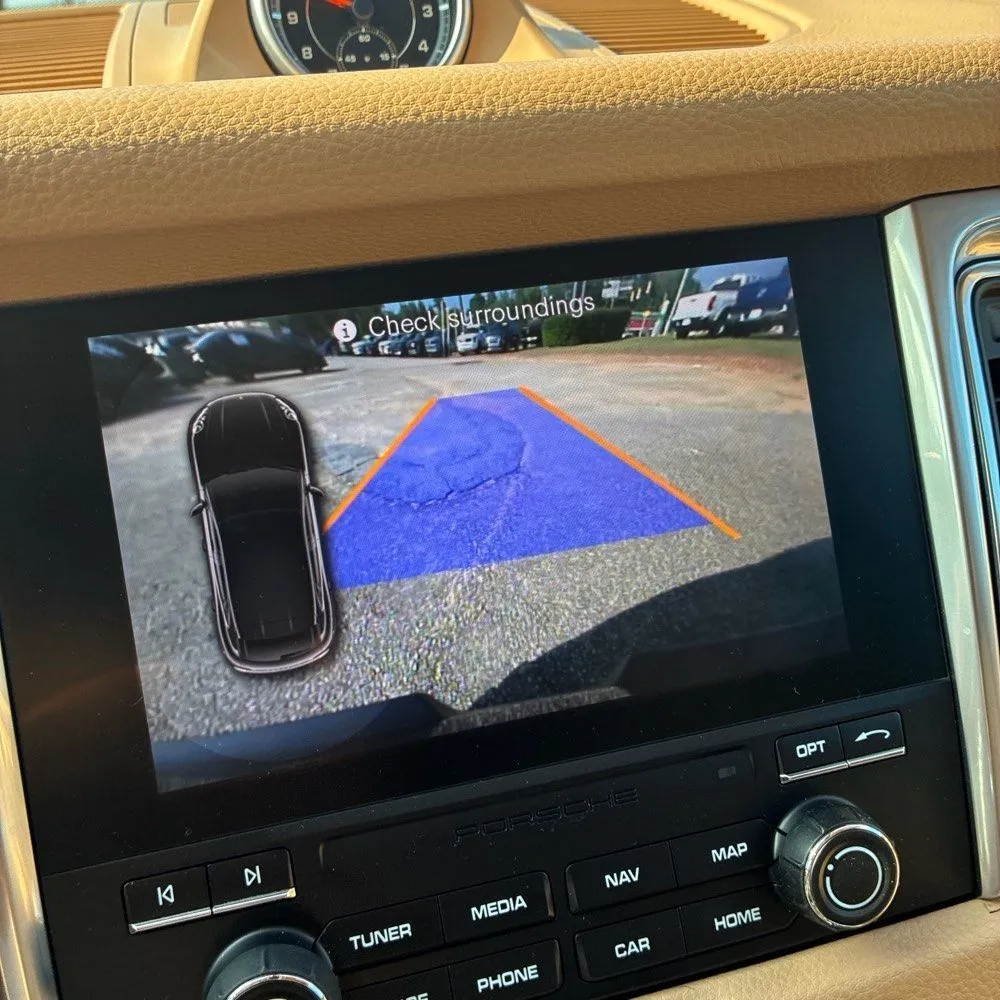 Porsche Macan photo 29