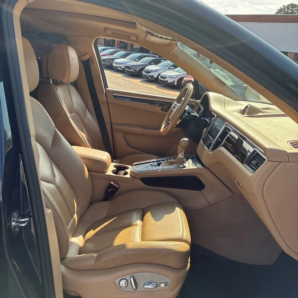 Porsche Macan photo 23