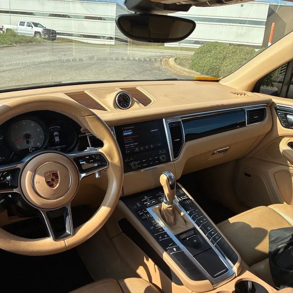 Porsche Macan photo 27