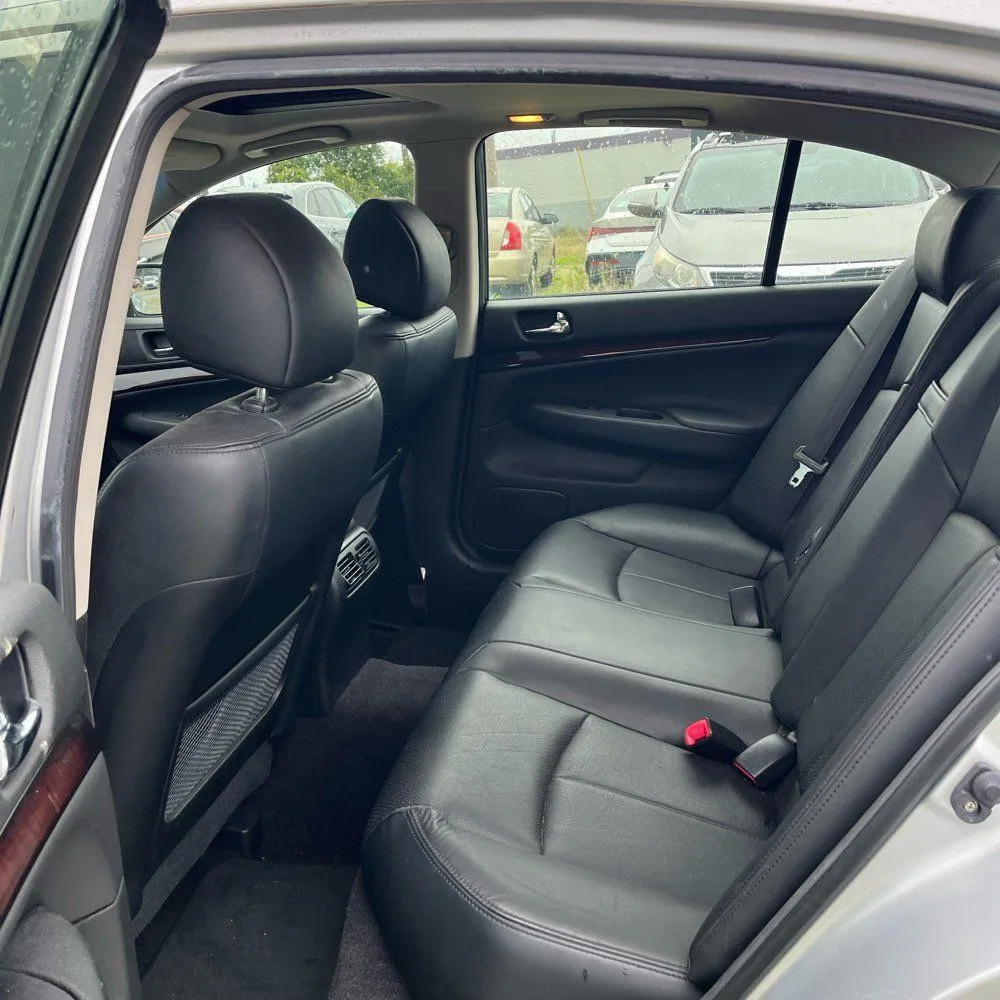 Infiniti G37x photo 20