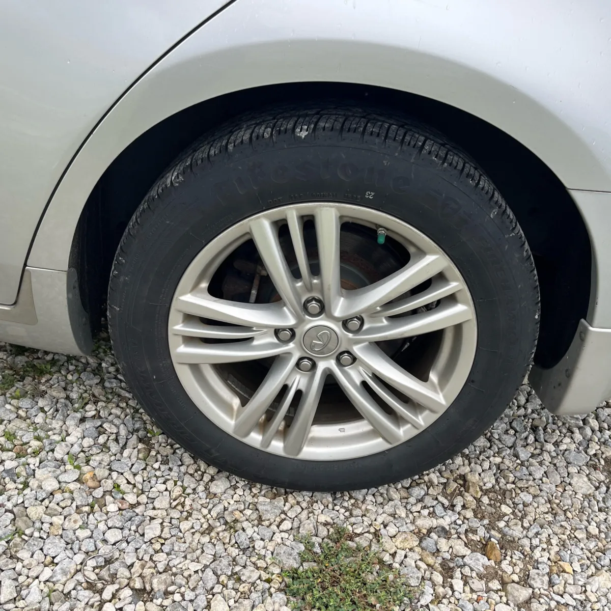 Infiniti G37x photo 14