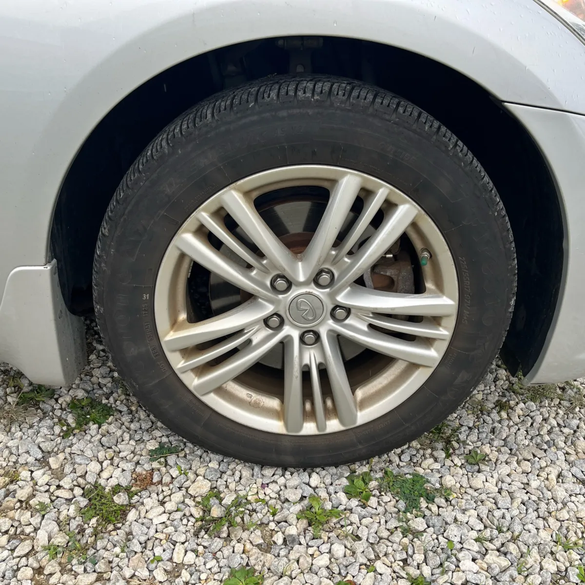 Infiniti G37x photo 16