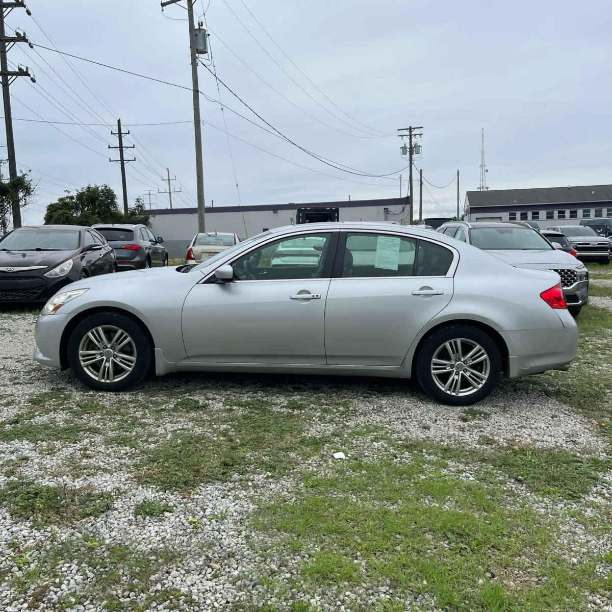 Infiniti G37x photo 3