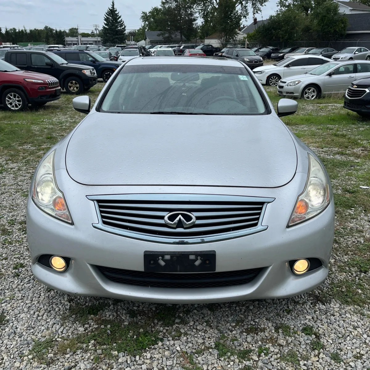 Infiniti G37x photo 10