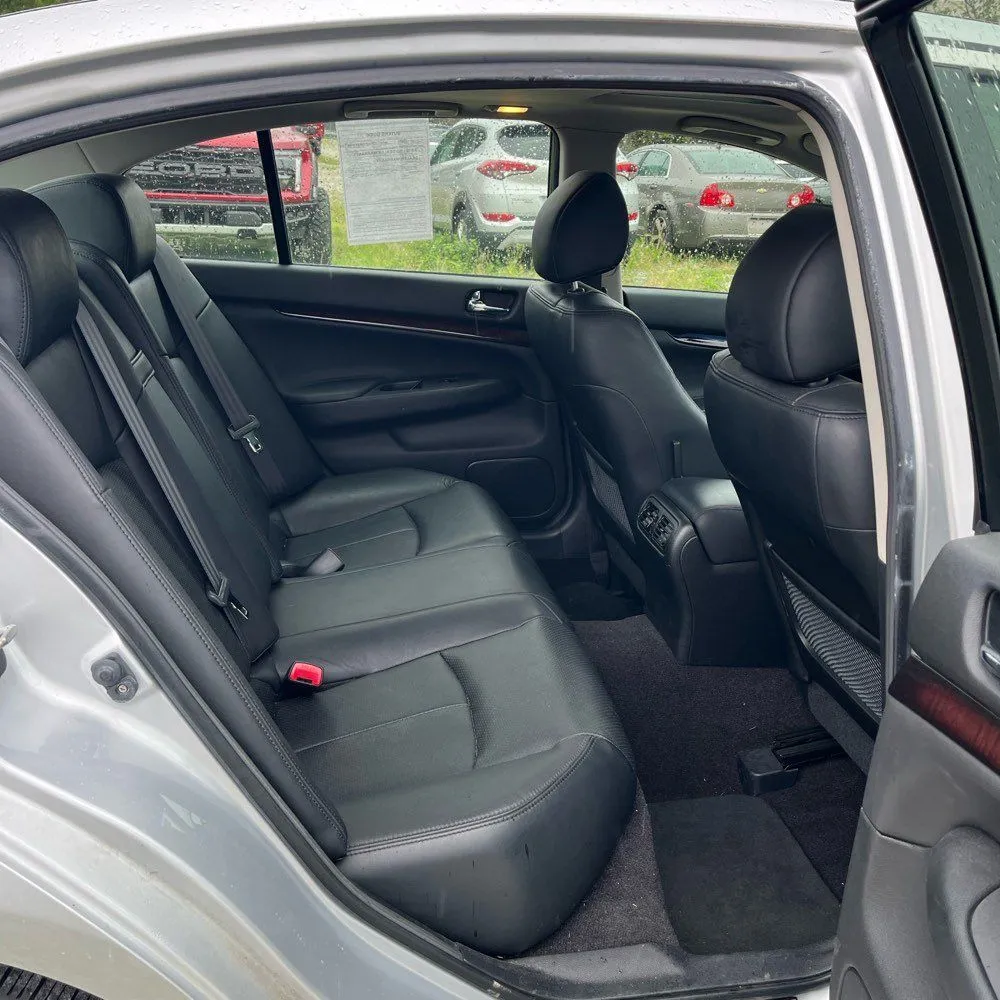Infiniti G37x photo 21