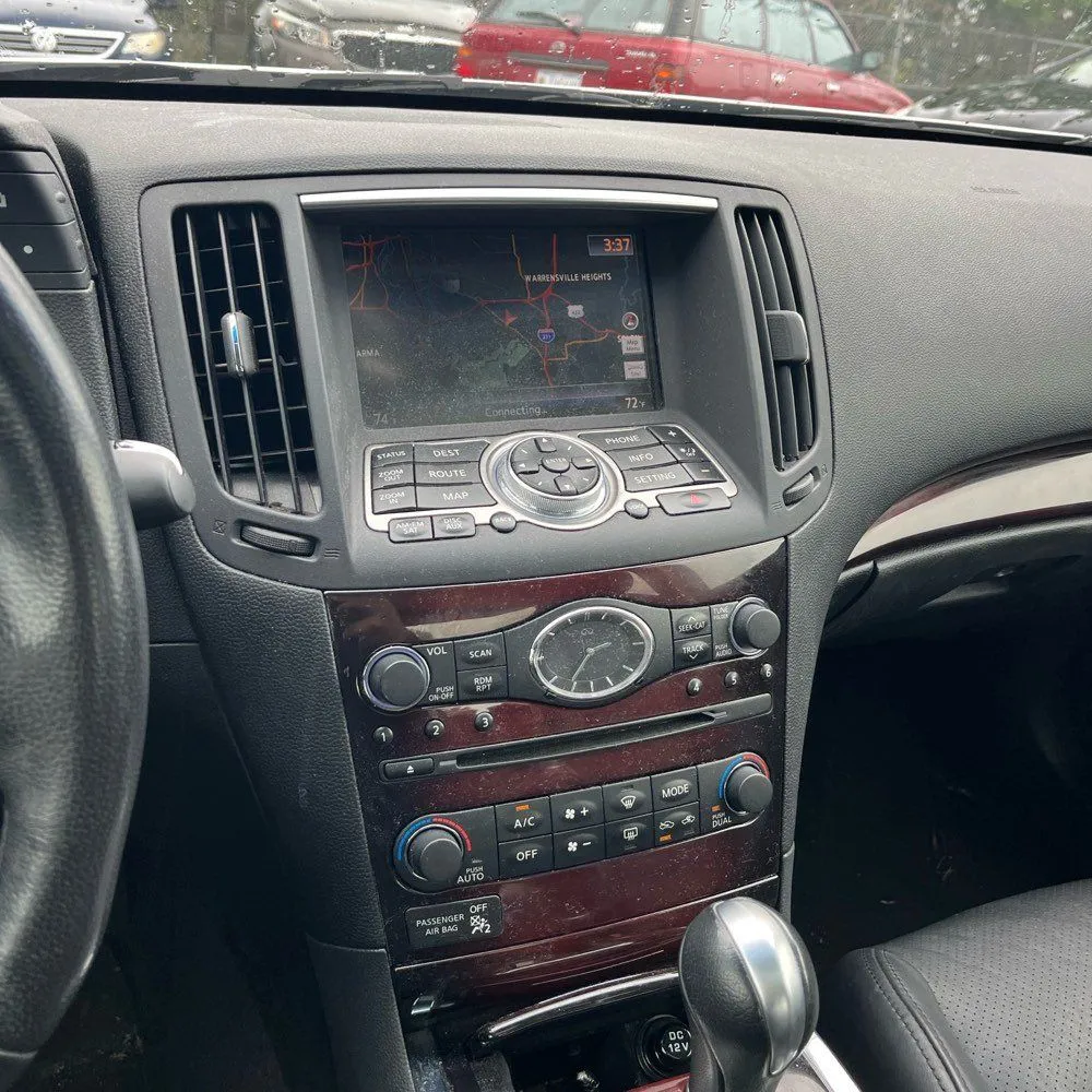 Infiniti G37x photo 24