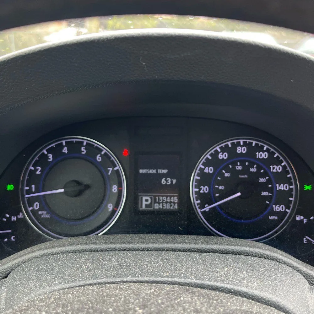 Infiniti G37x photo 27