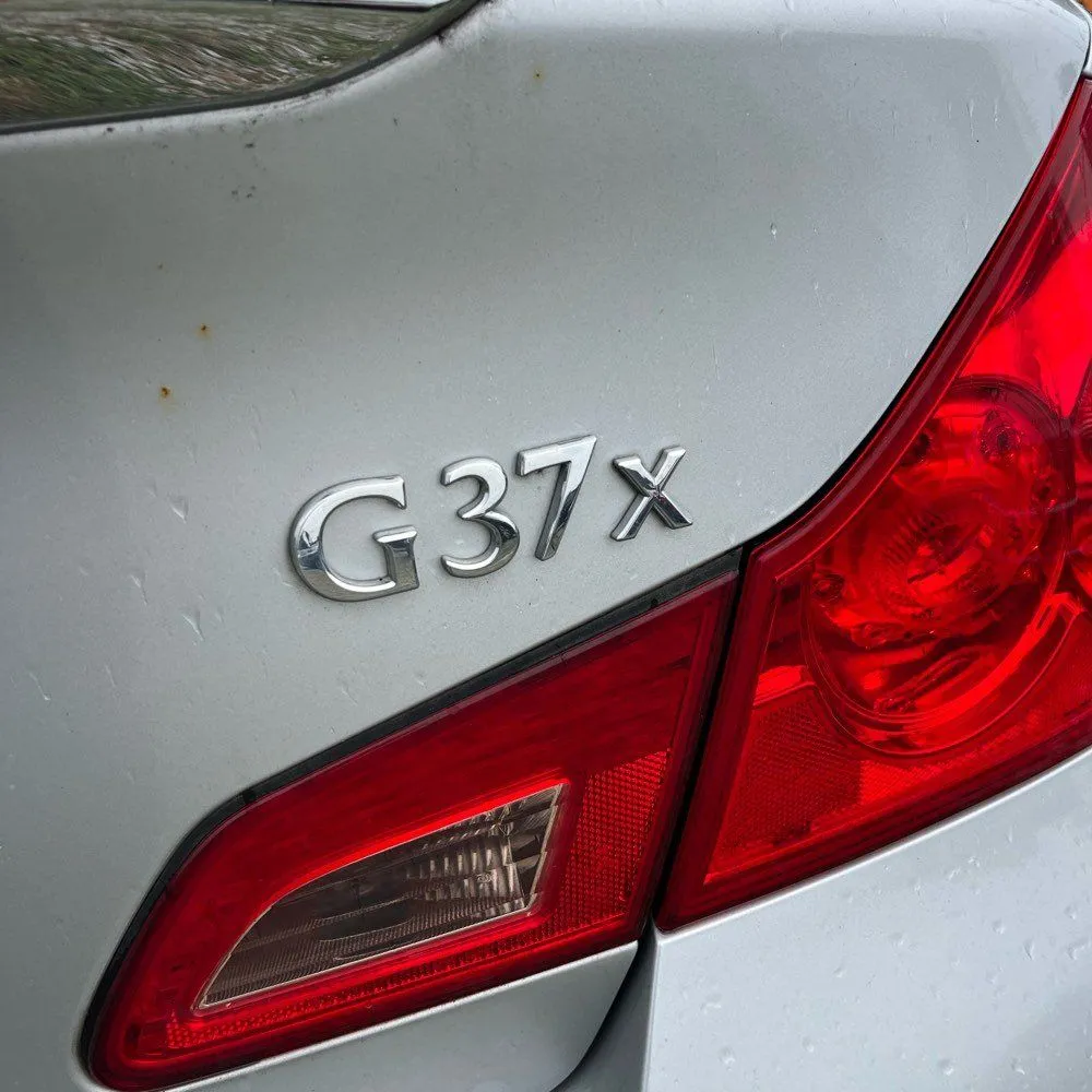 Infiniti G37x photo 17