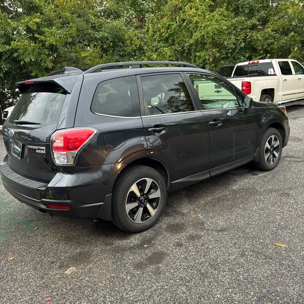 Subaru Forester photo 8