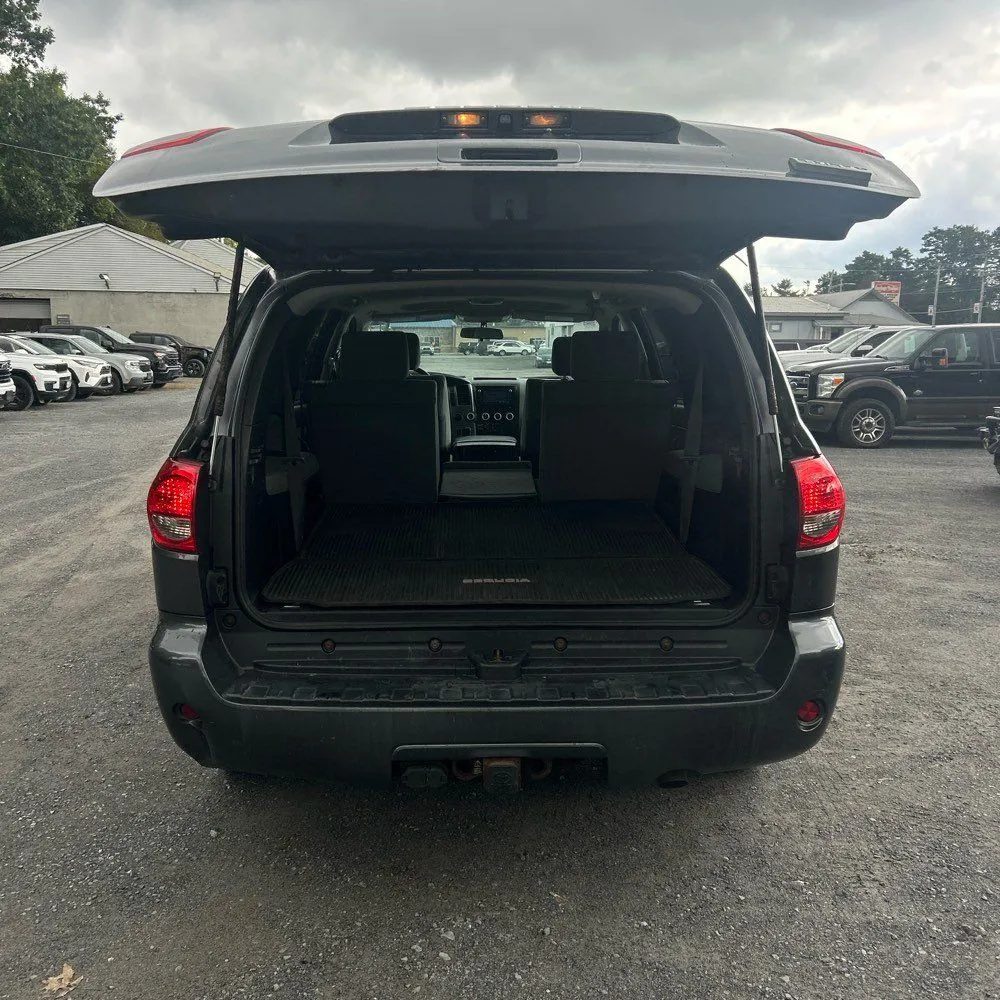 Toyota Sequoia photo 29