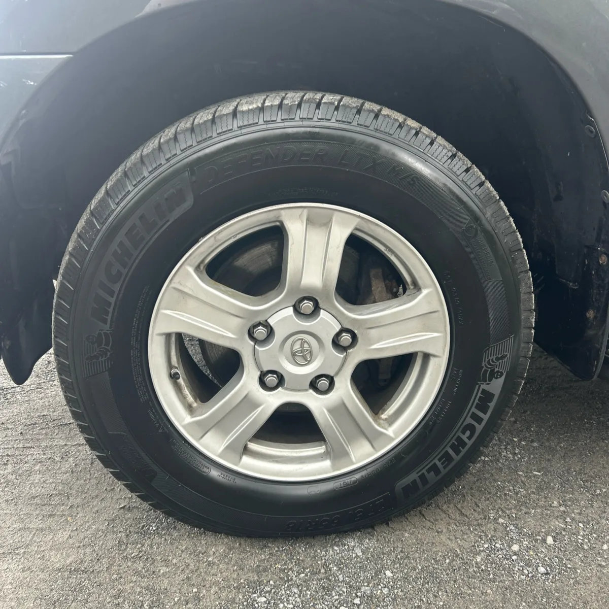 Toyota Sequoia photo 17