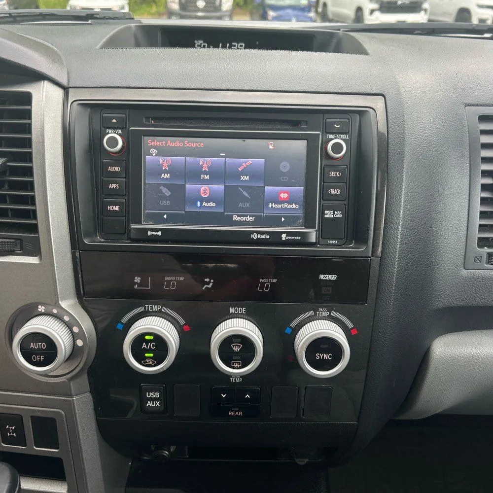 Toyota Sequoia photo 26