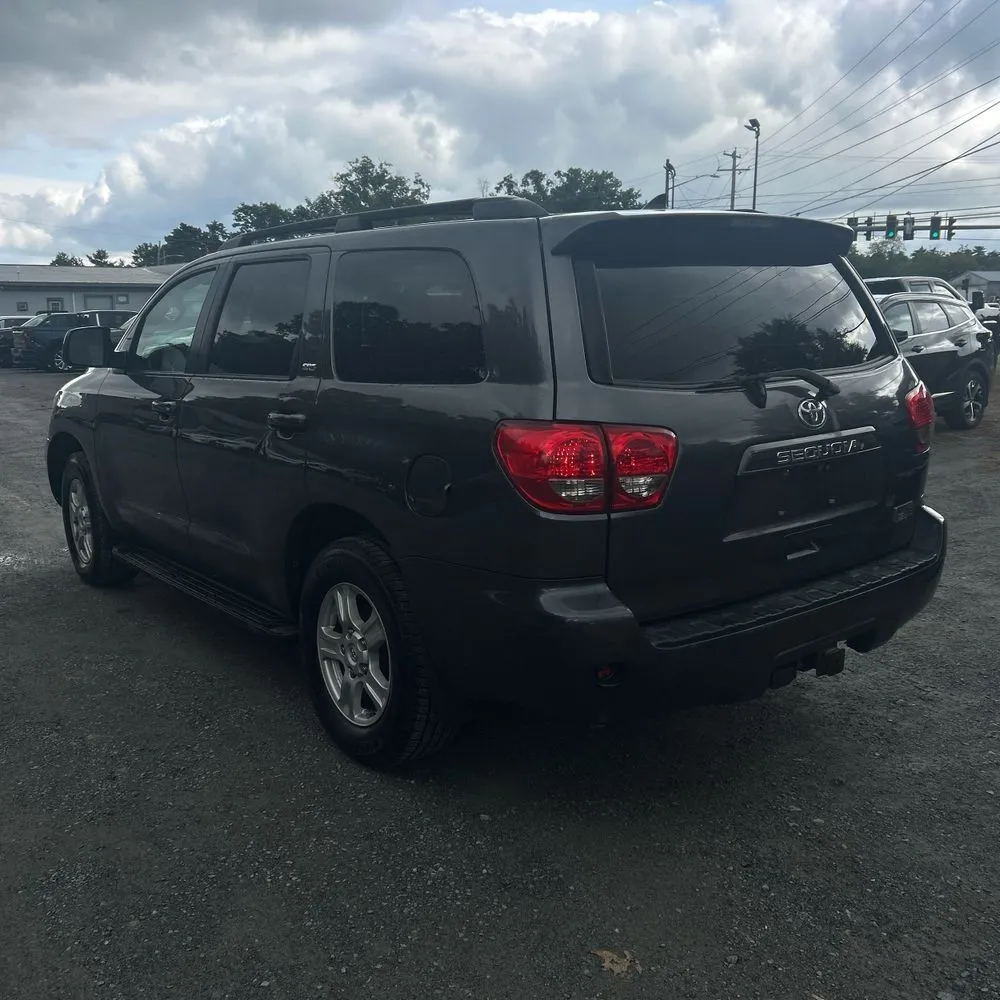 Toyota Sequoia photo 5