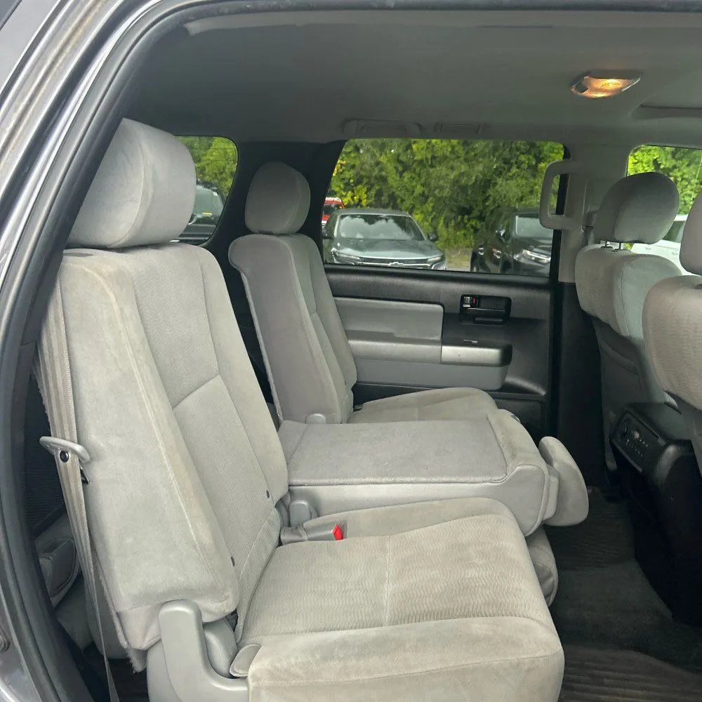 Toyota Sequoia photo 23