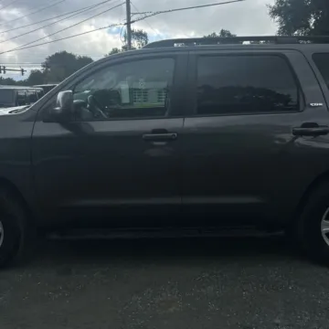 More photos of 2016 Toyota Sequoia SR5 at 101 Motors, NJ