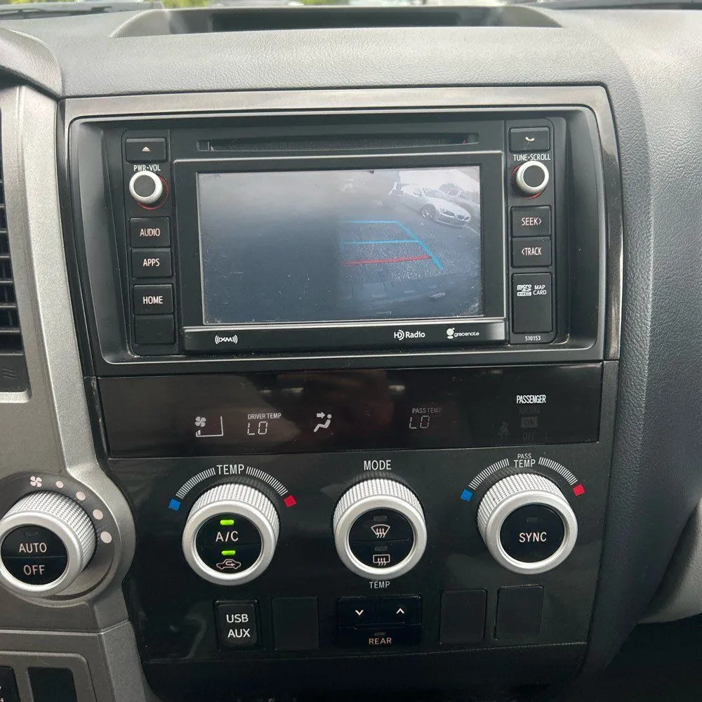 Toyota Sequoia photo 27