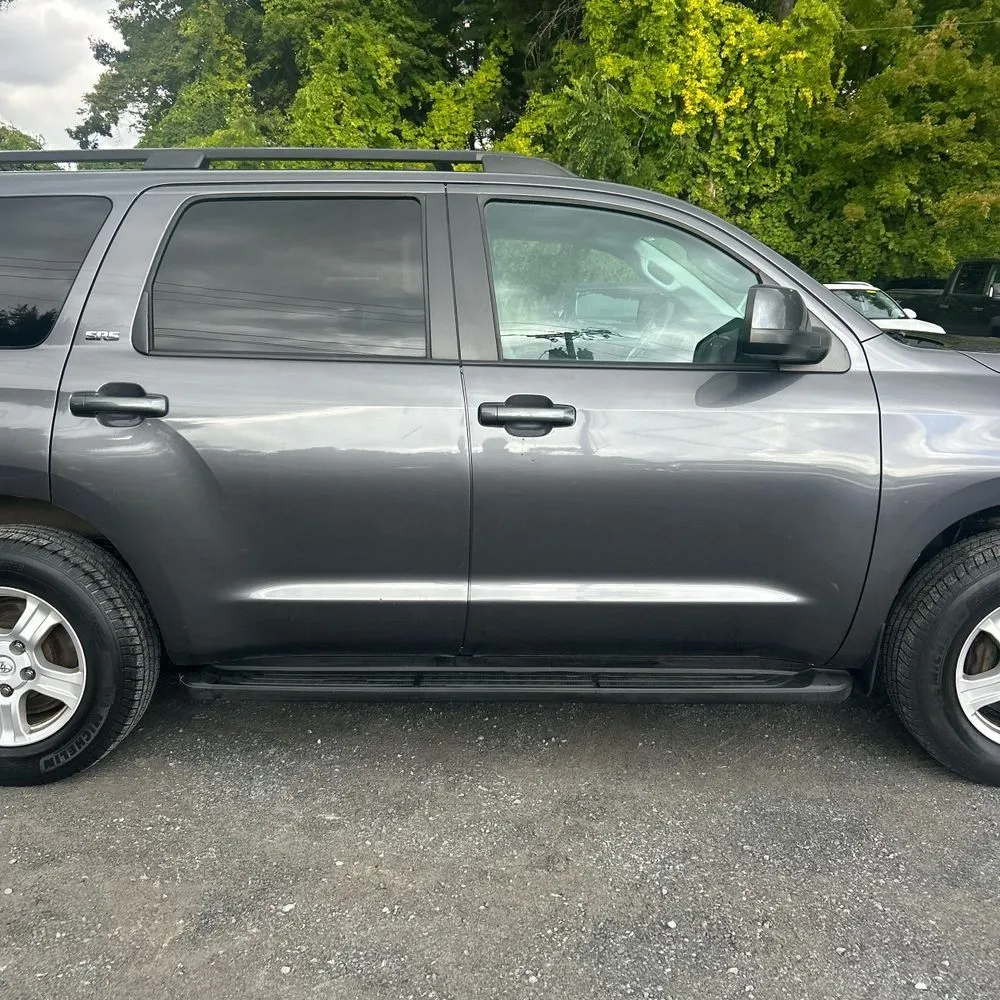 Toyota Sequoia photo 11