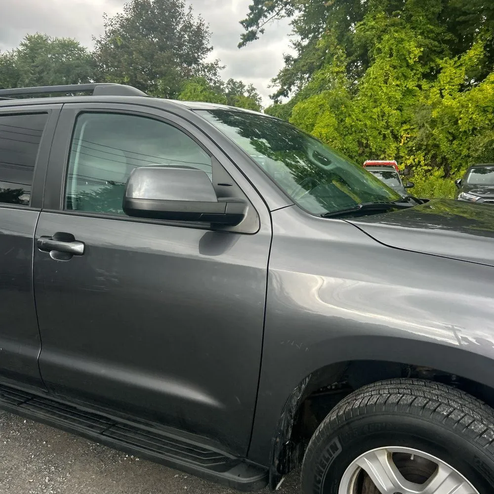 Toyota Sequoia photo 13