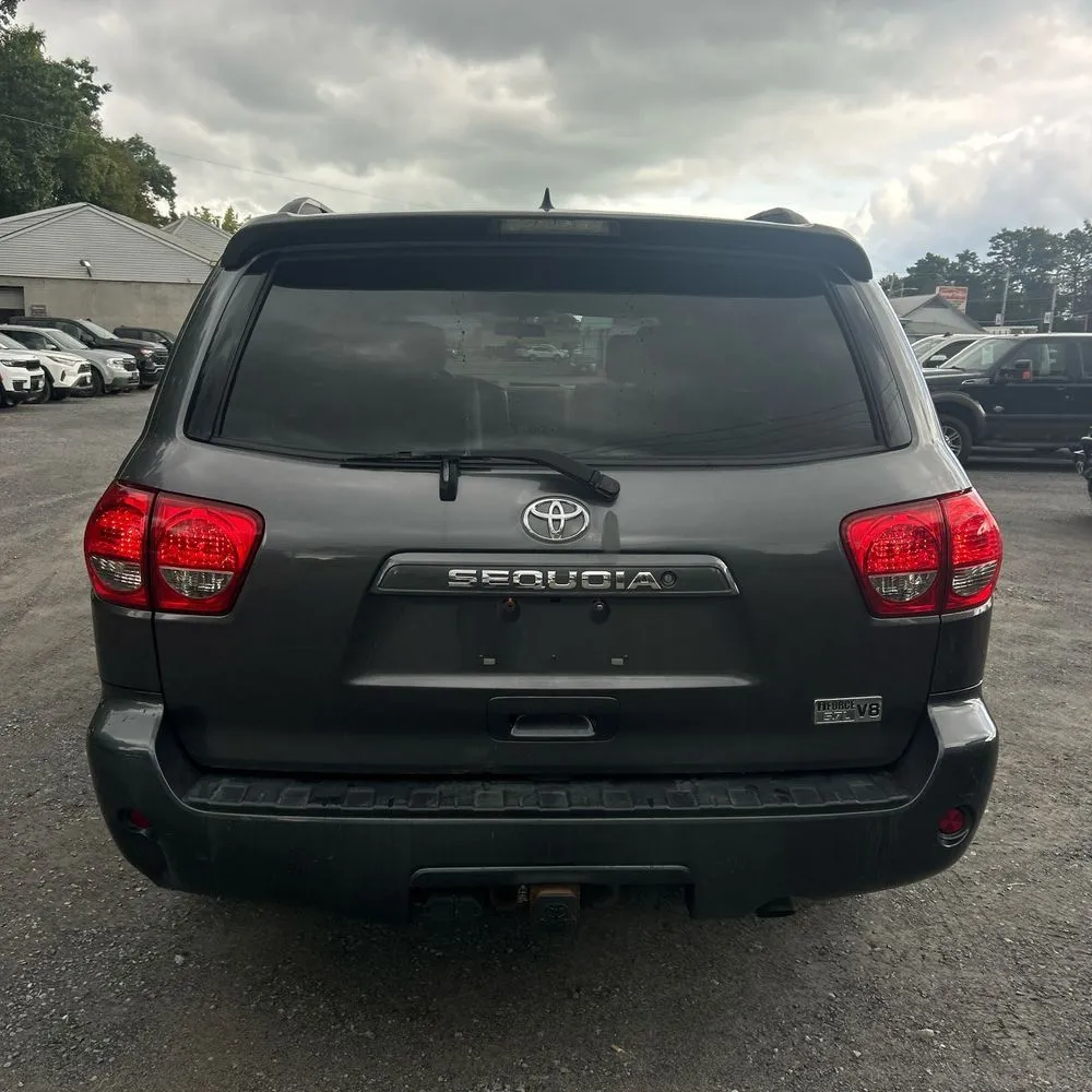 Toyota Sequoia photo 7