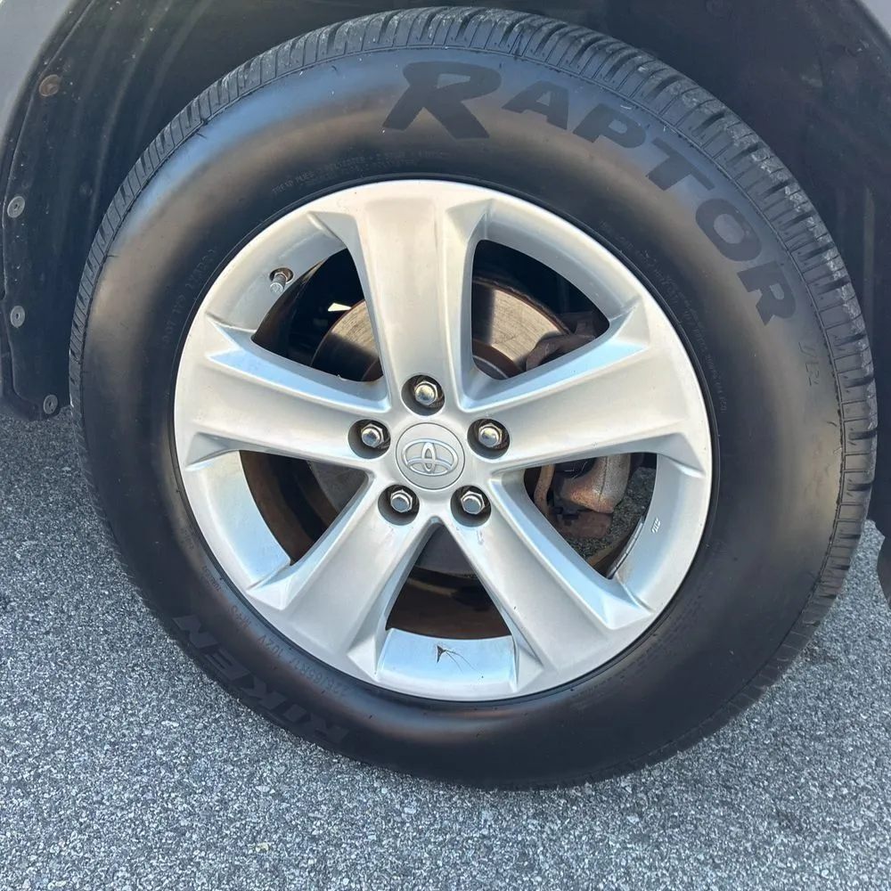 Toyota RAV4 photo 18