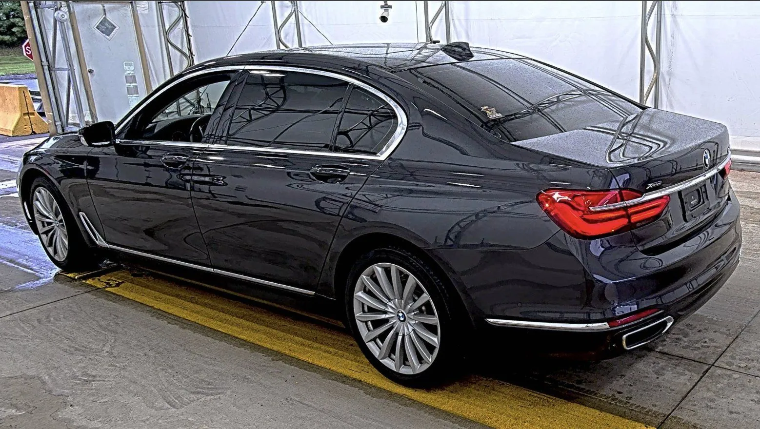 BMW 740i photo 3