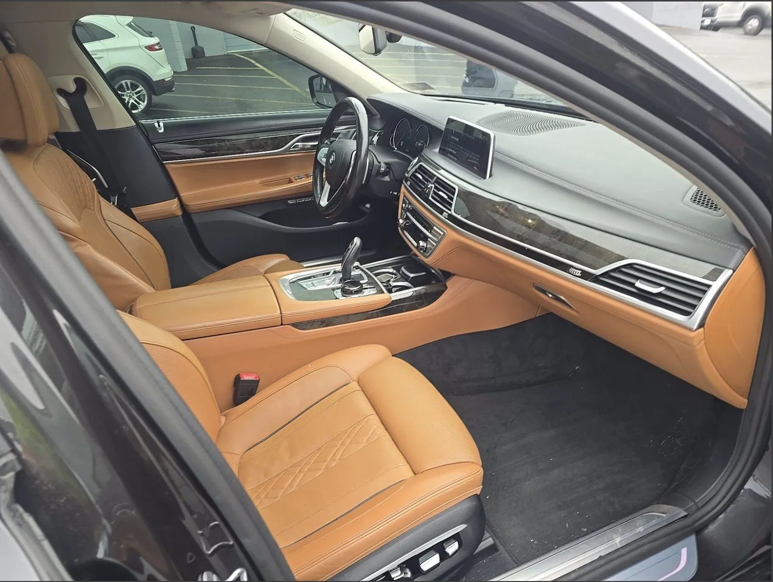 BMW 740i photo 15