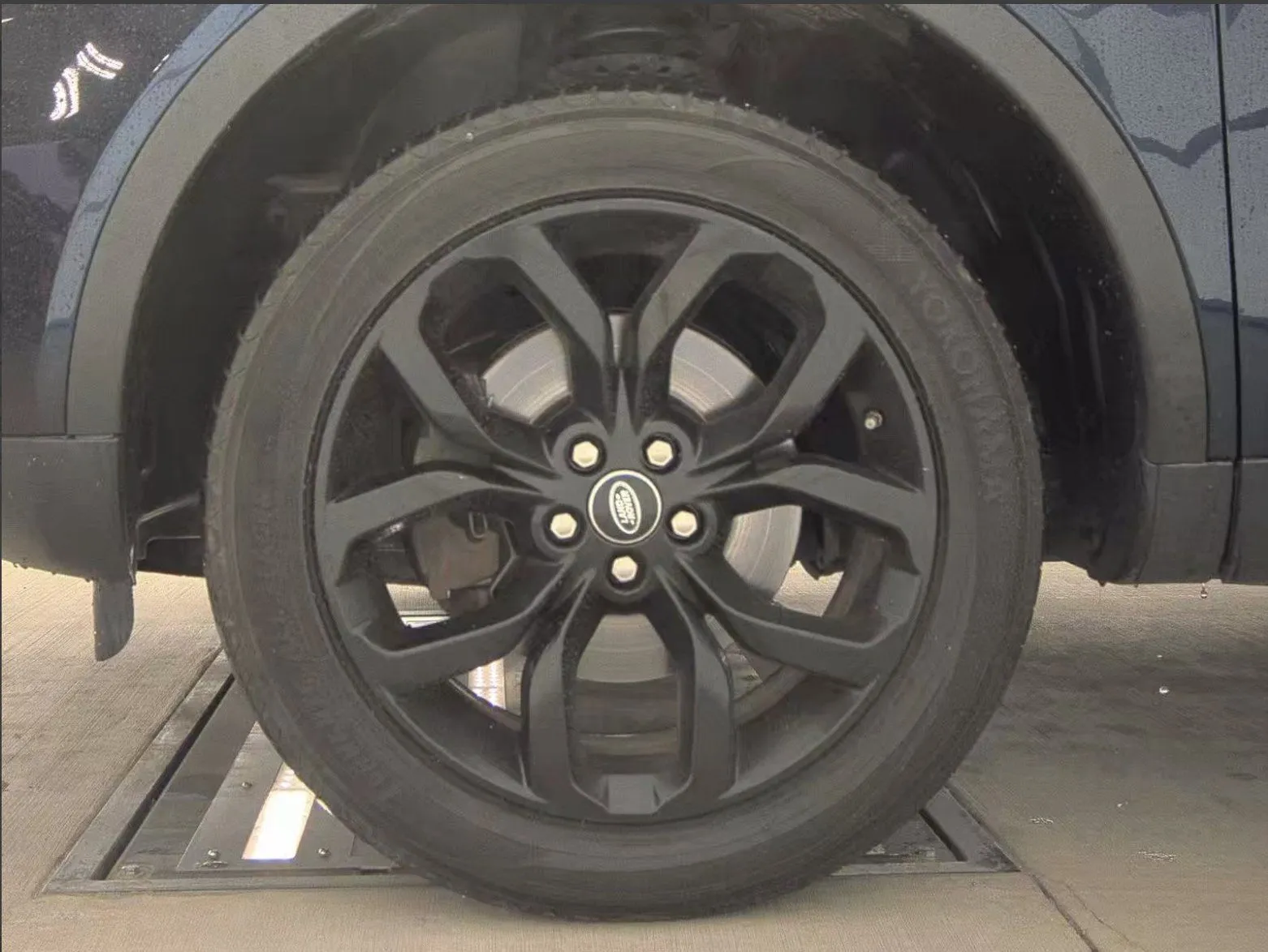 Land Rover Discovery Sport photo 13