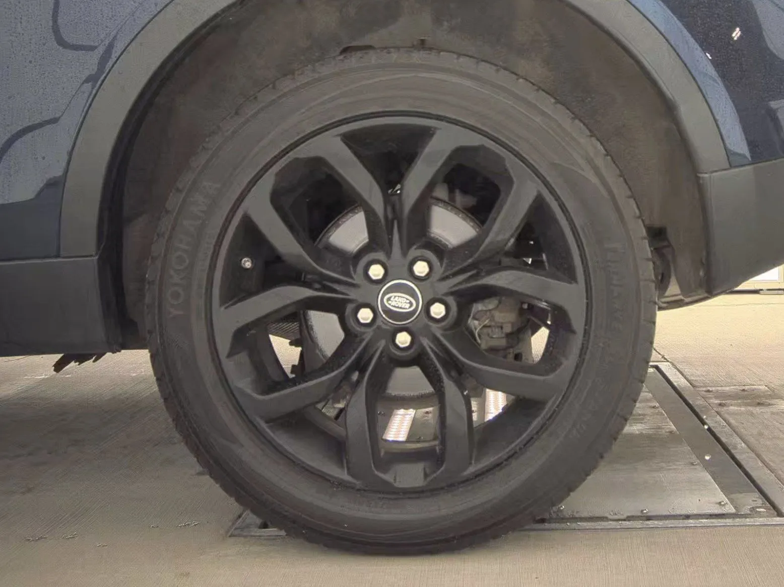 Land Rover Discovery Sport photo 12