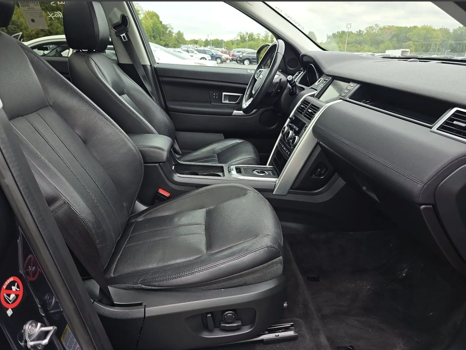 Land Rover Discovery Sport photo 17