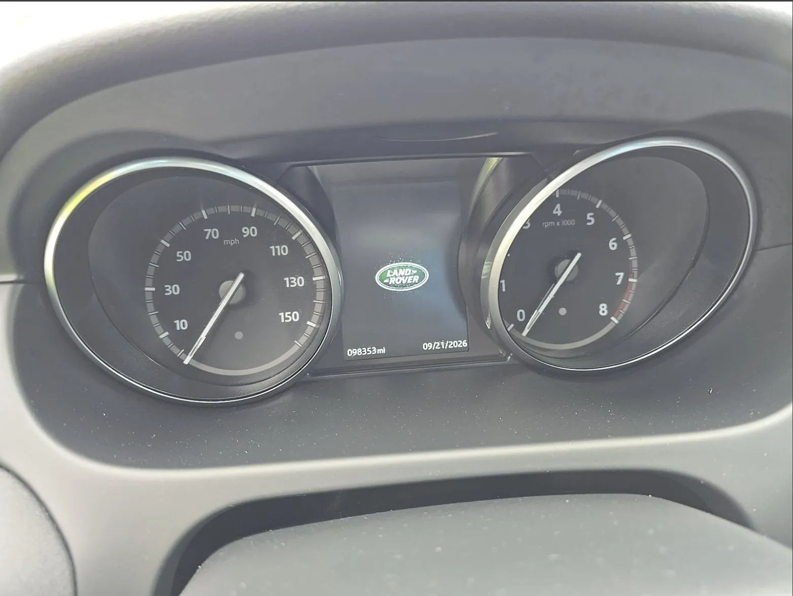 Land Rover Discovery Sport photo 4