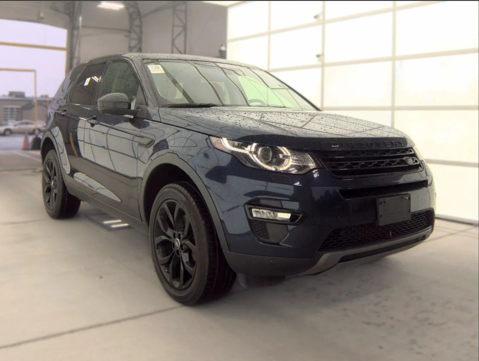 Land Rover Discovery Sport photo 5