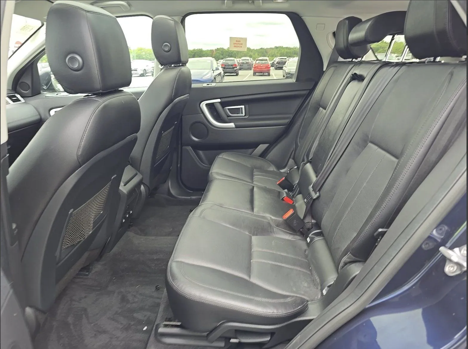 Land Rover Discovery Sport photo 8