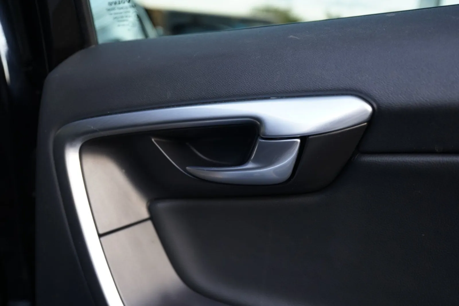 Volvo XC60 photo 35