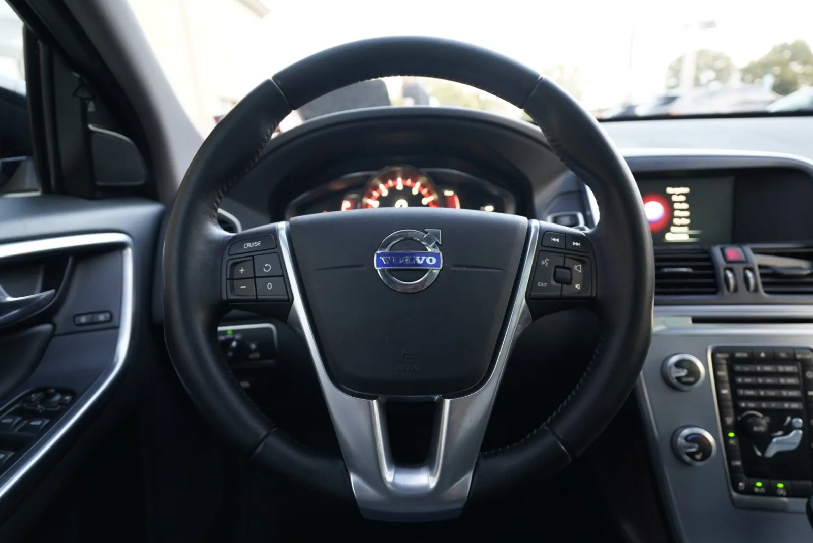 Volvo XC60 photo 50