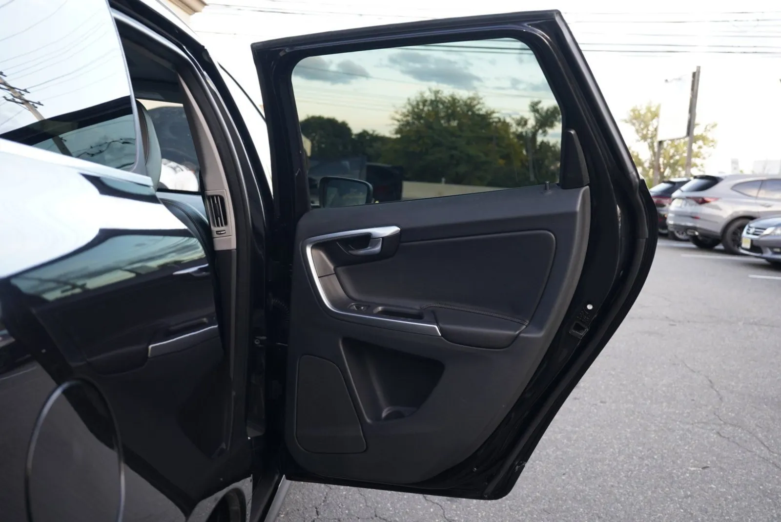 Volvo XC60 photo 34