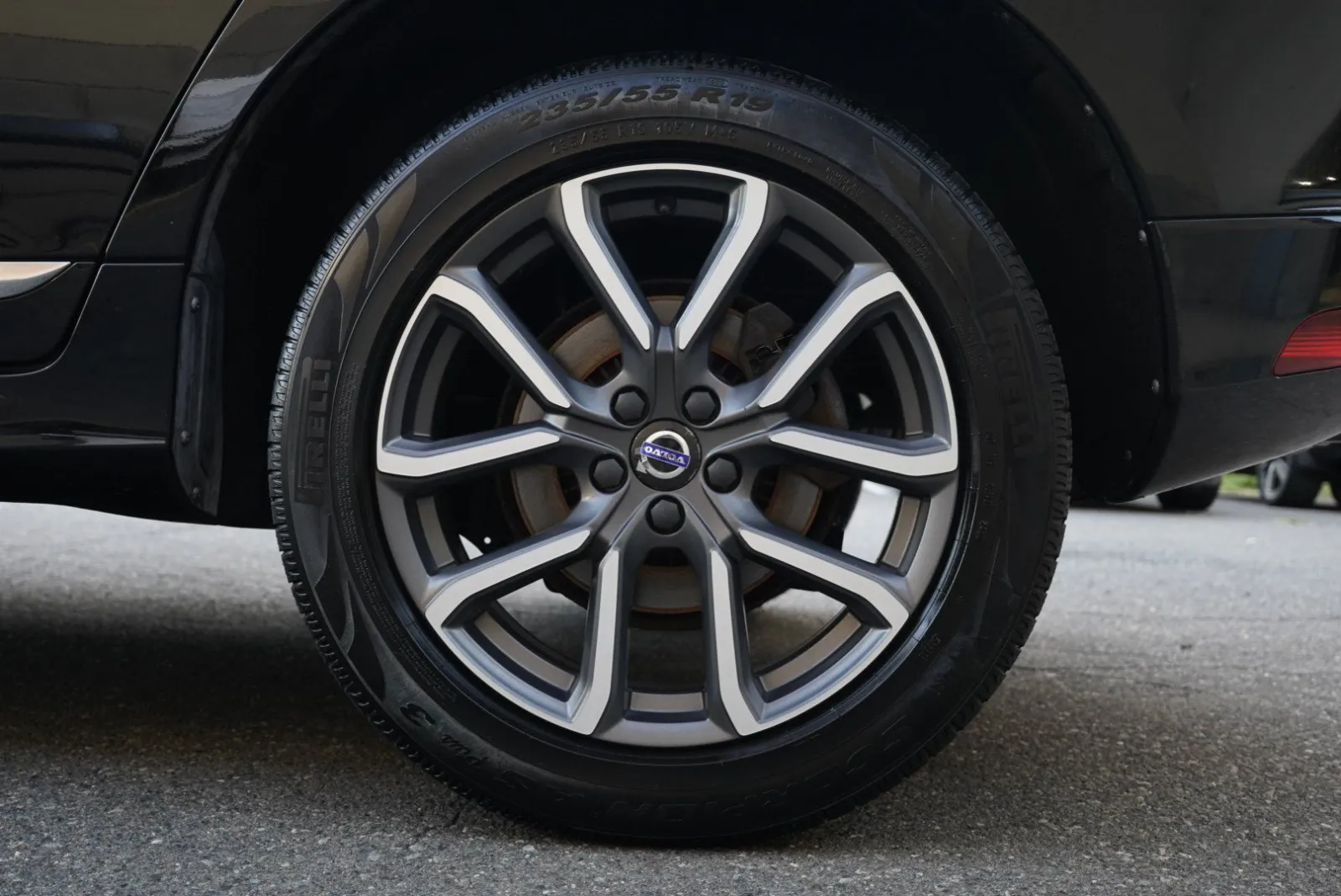 Volvo XC60 photo 15