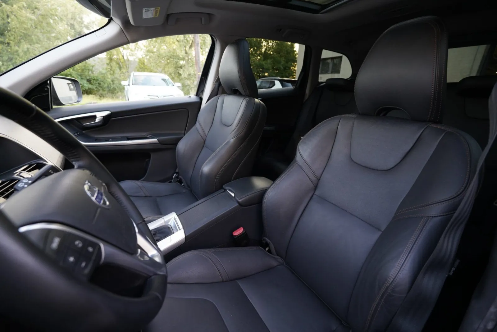 Volvo XC60 photo 21