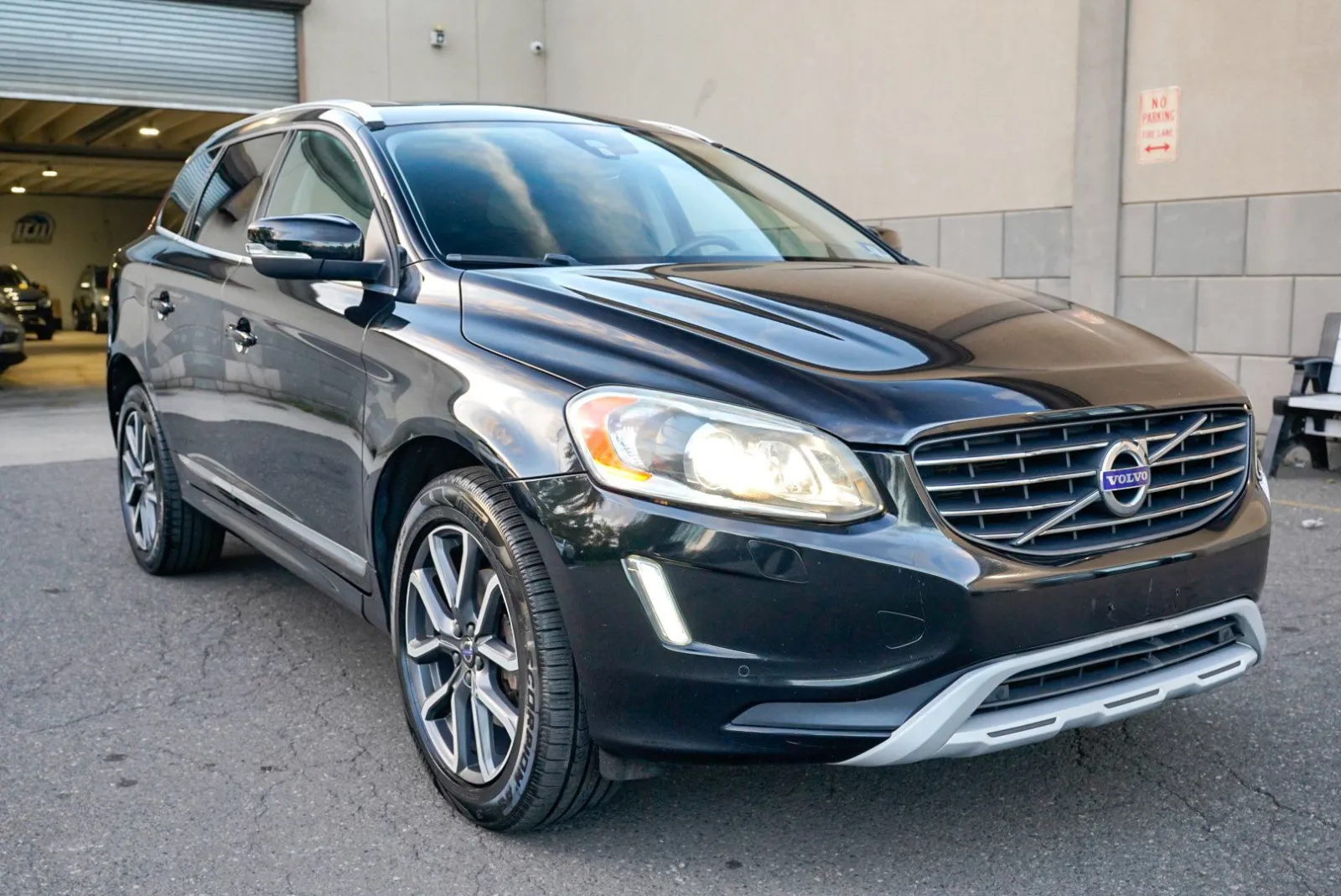 Volvo XC60 photo 3