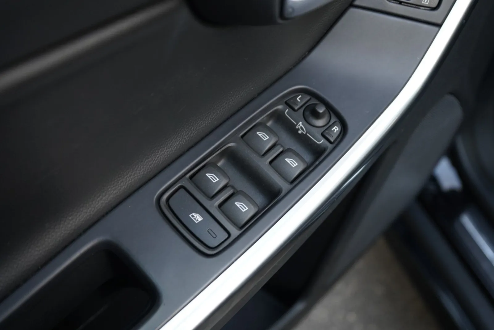 Volvo XC60 photo 20