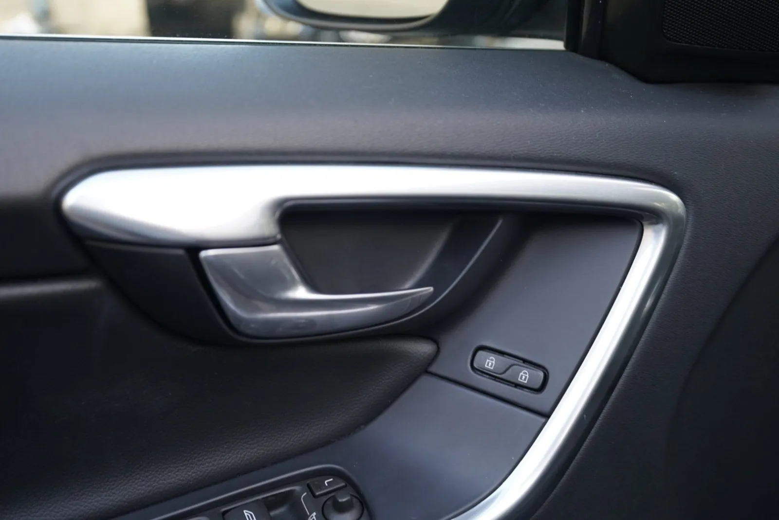 Volvo XC60 photo 19