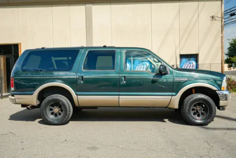 More photos of 2002 Ford Excursion Limited at 101 Motors, NJ