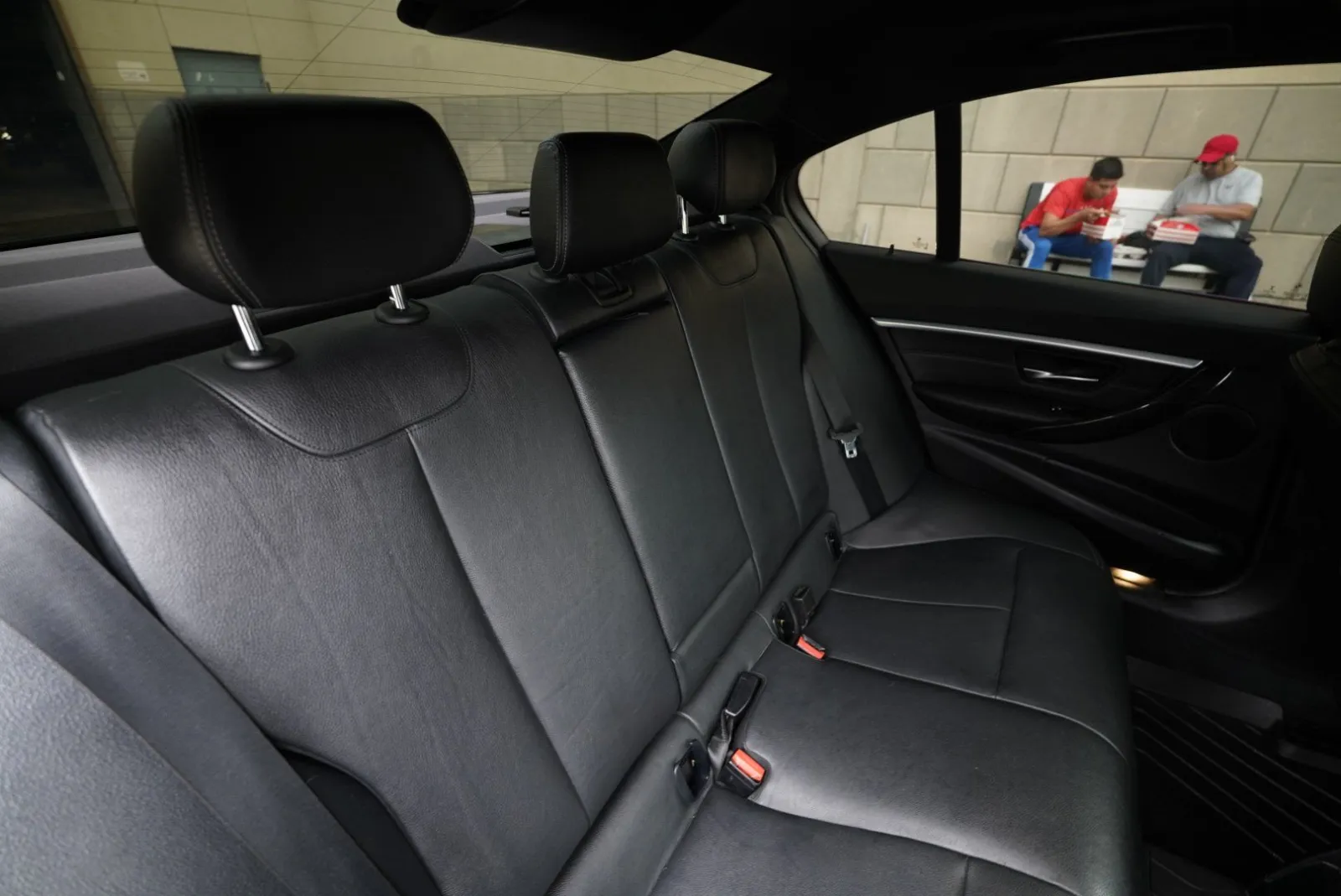 BMW 328i photo 31