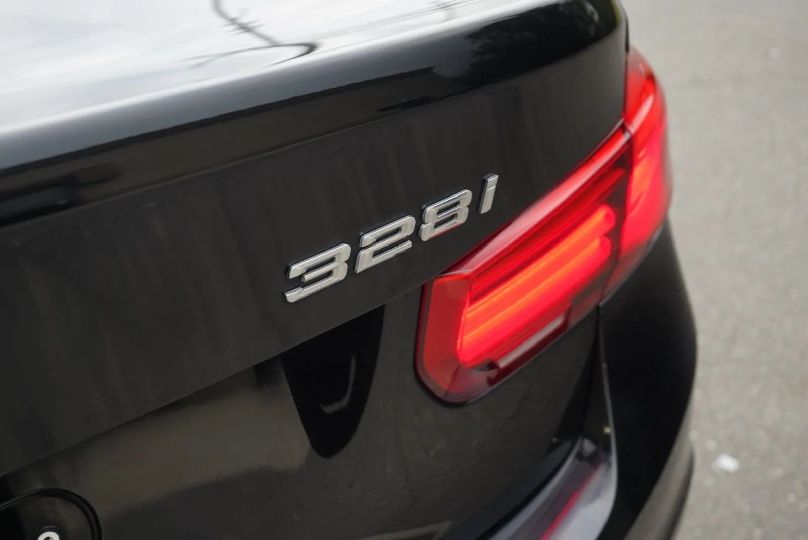 BMW 328i photo 11