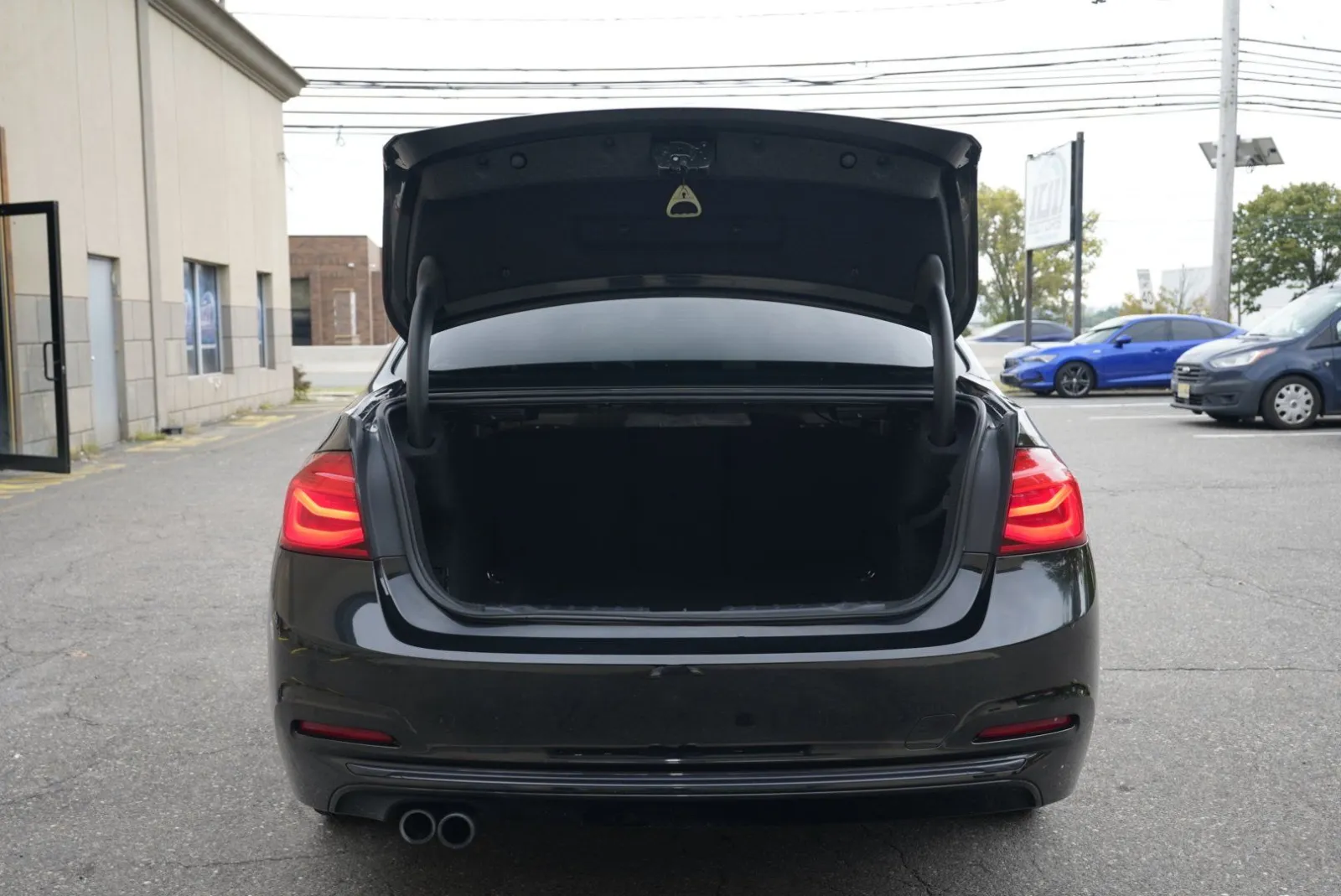 BMW 328i photo 27
