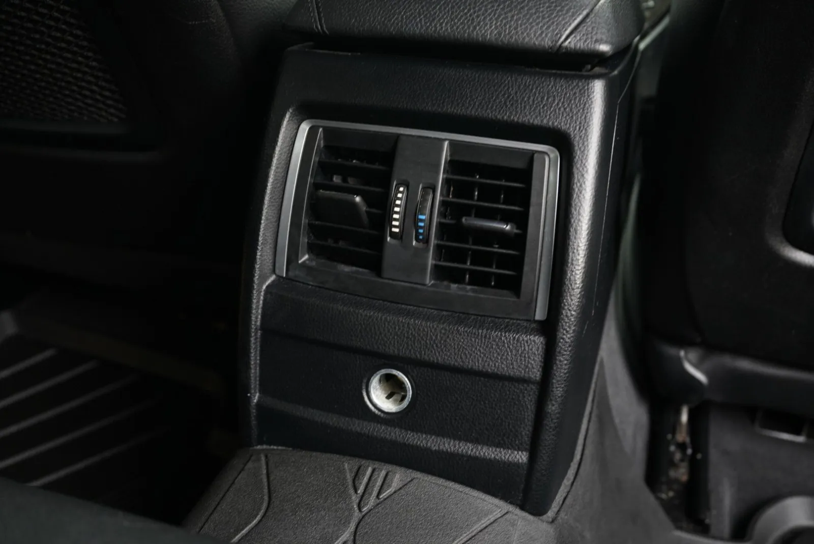 BMW 328i photo 32
