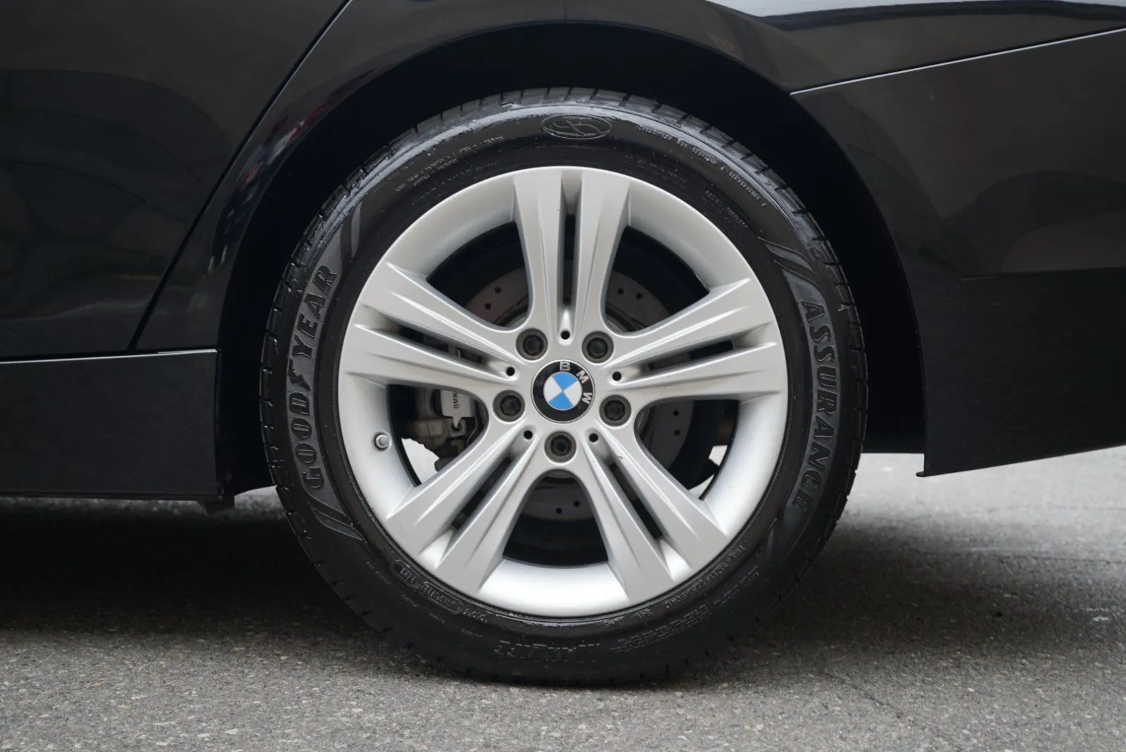 BMW 328i photo 15