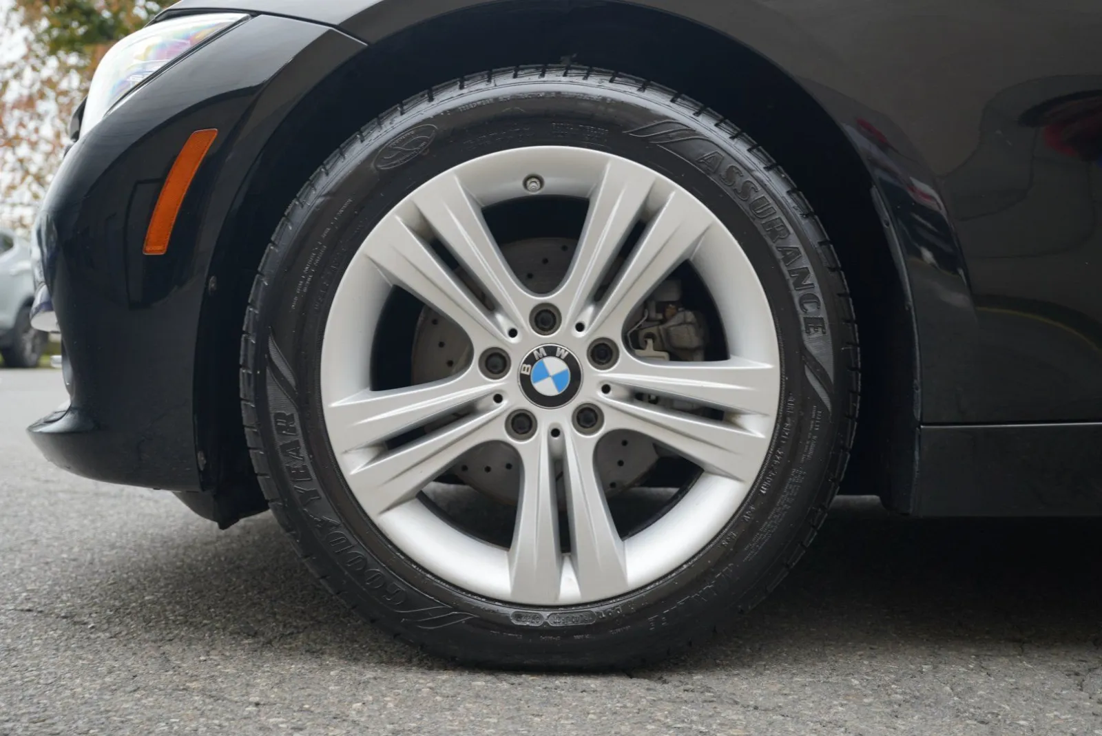 BMW 328i photo 14