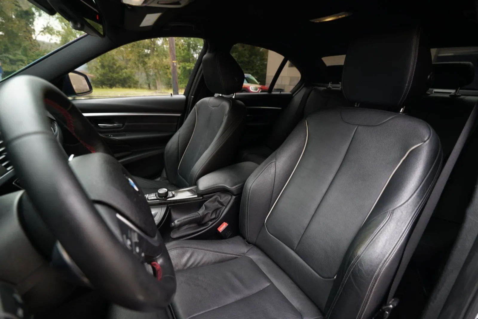 BMW 328i photo 21