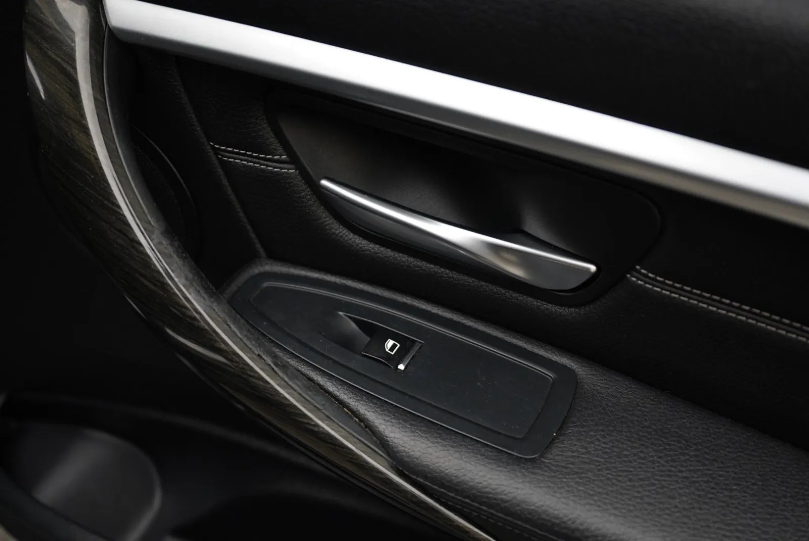 BMW 328i photo 34