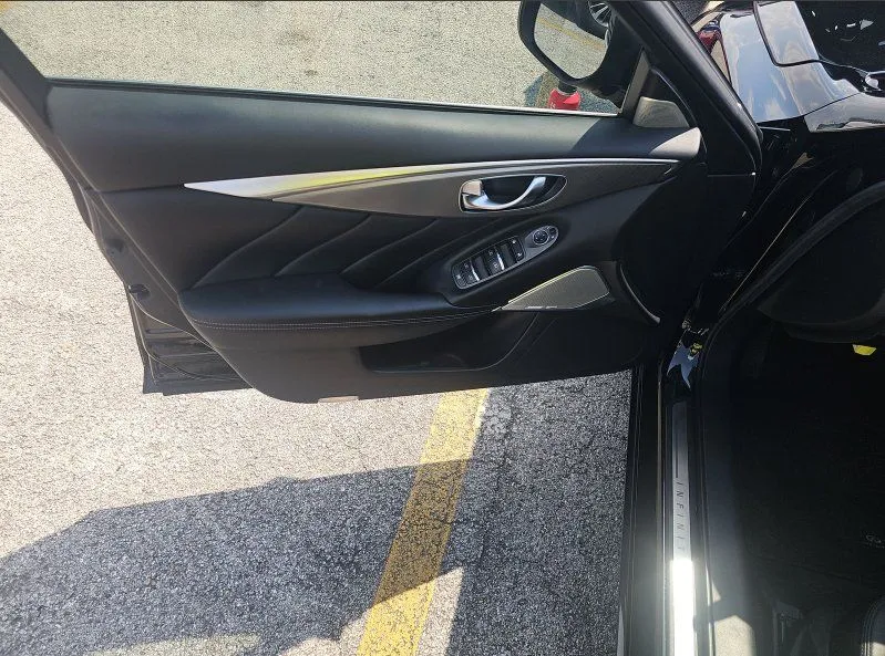 Infiniti Q50 photo 13